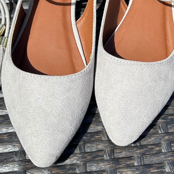 Light Grey Pointed Toe Flats SIZE 9 - Picture 3 of 5